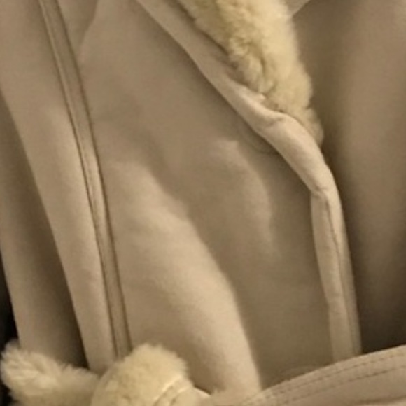 New. Ladies real sheep jacket. I believe not the entire jacket is sheep. - Picture 5 of 9